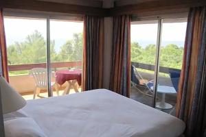 83 Hotel, Le Lavandou