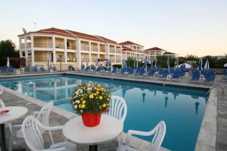 Village Inn Studios & Family Apartments - 2