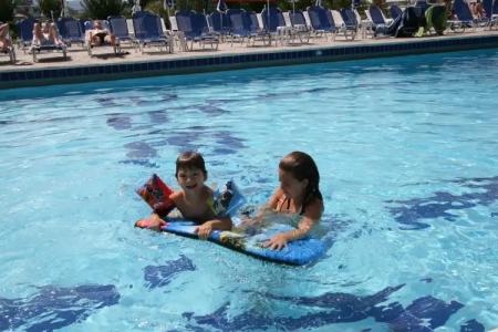 Village Inn Studios & Family Apartments - 6