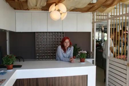 Village Inn Studios & Family Apartments - 4