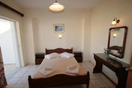 Village Inn Studios & Family Apartments - 15