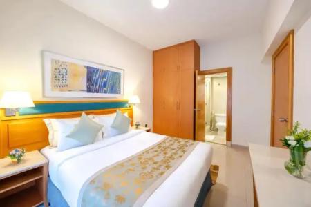 Golden Sands Apartments - 102