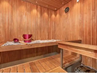 Santa's Santa Claus - 25