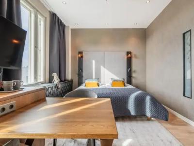 Santa's Santa Claus - 9