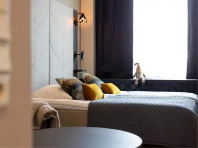 Santa's Santa Claus - 8