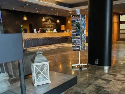 Santa's Santa Claus - 2