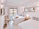 Standard Triple room with balcony