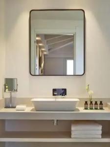 Baia Di Chia Resort Sardinia, Curio Collection By Hilton - 18