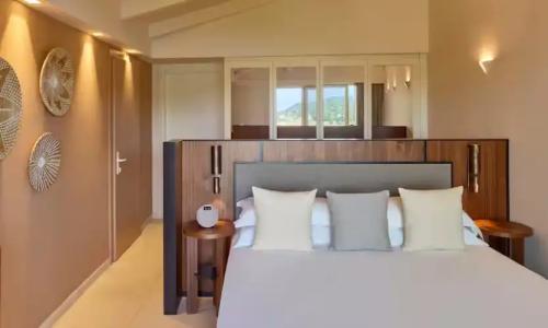 Baia Di Chia Resort Sardinia, Curio Collection By Hilton - 41