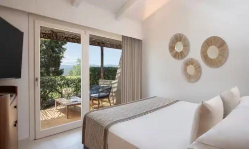 Baia Di Chia Resort Sardinia, Curio Collection By Hilton - 34