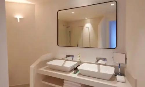 Baia Di Chia Resort Sardinia, Curio Collection By Hilton - 57