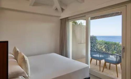 Baia Di Chia Resort Sardinia, Curio Collection By Hilton - 53