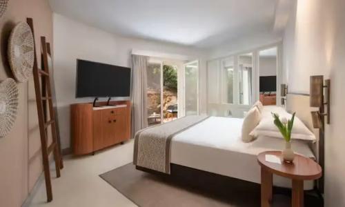 Baia Di Chia Resort Sardinia, Curio Collection By Hilton - 61