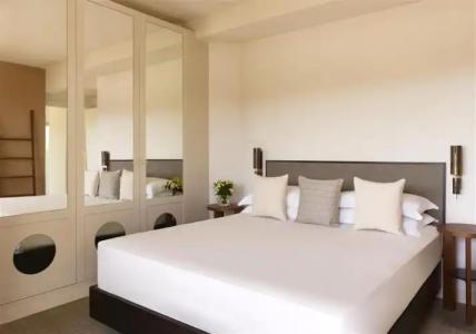 Baia Di Chia Resort Sardinia, Curio Collection By Hilton - 7