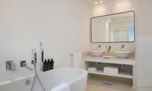 Baia Di Chia Resort Sardinia, Curio Collection By Hilton - 66