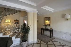 Hotel Ristorante La Lampara, Destra