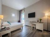 Deluxe Double room with balcony and with partial sea view