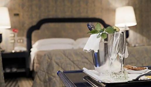 Grand Excelsior - 66