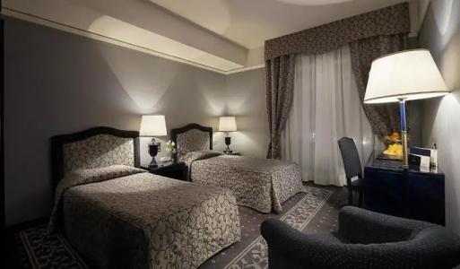 Grand Excelsior - 67