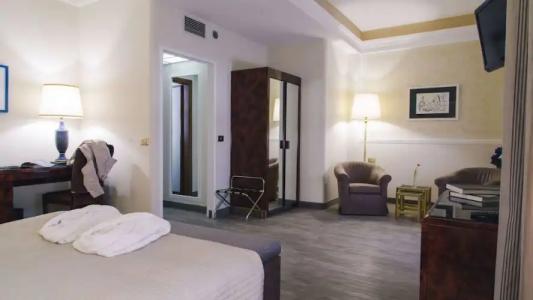 Grand Excelsior - 121