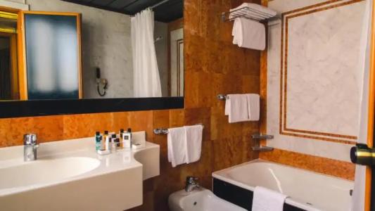 Grand Excelsior - 94