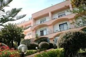 Marcaneto Hotel, Scario