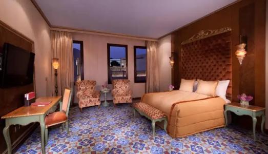 Souq Waqif Boutiques - Tivoli - 121