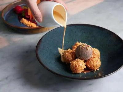 Swissotel The Stamford - 10