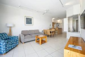 Rolling Surf Resort, Caloundra