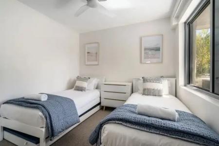 Rolling Surf Resort - 383