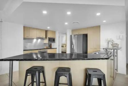 Rolling Surf Resort - 180