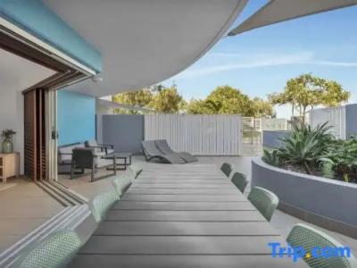 Rolling Surf Resort - 198