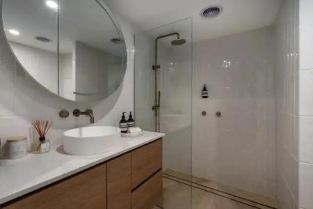 Rolling Surf Resort - 247