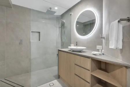 Rolling Surf Resort - 265