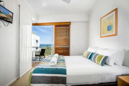 Rolling Surf Resort - 298