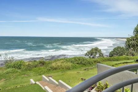 Rolling Surf Resort - 382