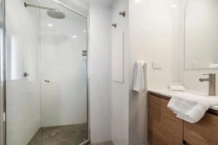 Rolling Surf Resort - 389