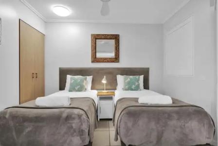 Rolling Surf Resort - 260