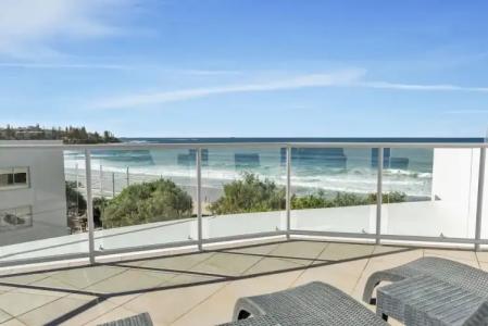 Rolling Surf Resort - 228