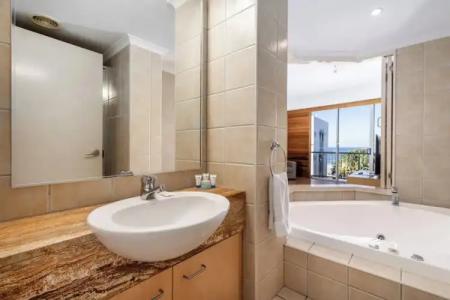 Rolling Surf Resort - 170