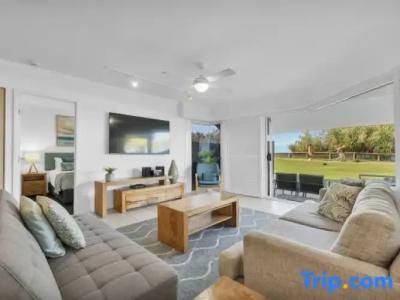 Rolling Surf Resort - 96