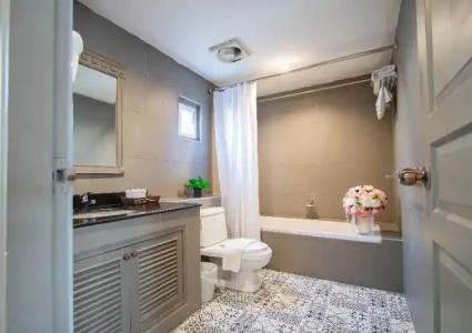 Eurana Boutique - 208