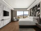 1 Bedroom Club Lounge Access Double Suite