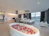 Suite with balcony