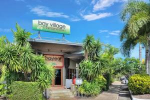 Bay Village Tropical Retreat & Apartments, Cairns