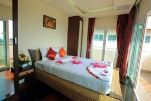 Phunawa Resort Phuket Beach - SHA Plus, Karon