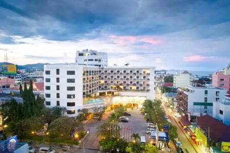 City Beach Resort - 22