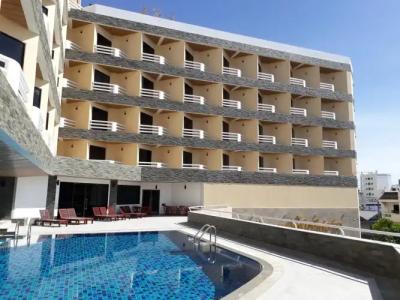 City Beach Resort - 17