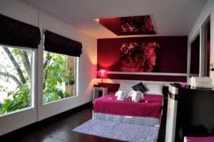The Bay Resort & Restaurant, Baan Tai
