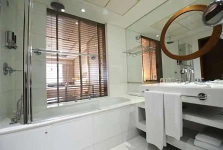 Four Points by Sheraton Bur Dubai - 23